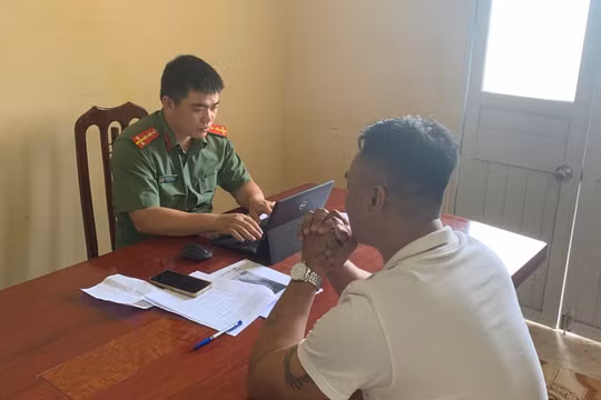 Chia sẻ bài viết xuyên tạc lãnh đạo Đảng, Nhà nước, người đàn ông bị phạt 12,5 triệu đồng
