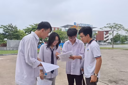 Ninh Bình: Ngày thi đầu tiên Kỳ thi tốt nghiệp THPT 2026 diễn ra an toàn, nghiêm túc, đúng quy chế