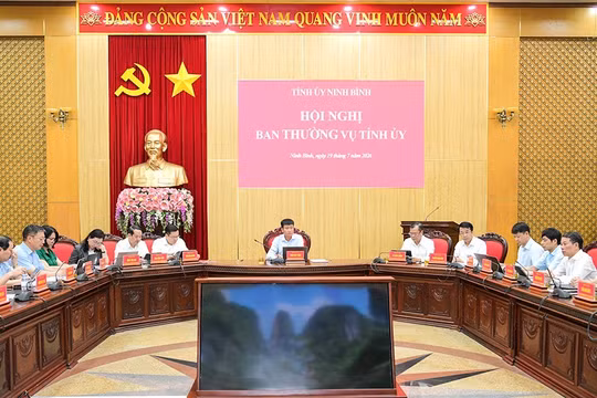 Ninh Bình: Cho ý kiến nhiều nội dung quan trọng về đầu tư, giáo dục trình tại Kỳ họp thứ 4 