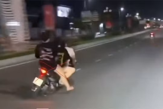 Hưng Yên: Xử phạt 3 thiếu nữ lạng lách, đánh võng bằng xe máy 