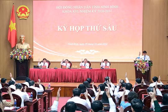 Ninh Bình thông qua 13 nghị quyết: Gỡ vướng đầu tư công, sắp xếp lại các cơ quan chuyên môn 
