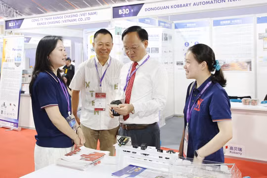 Hơn 300 gian hàng tham gia Triển lãm công nghiệp điện tử và chế tạo thông minh tại Bắc Ninh
