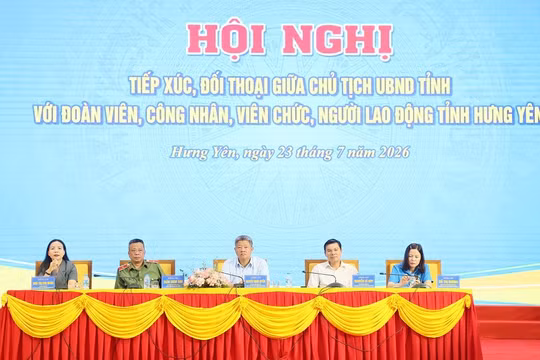 Chủ tịch UBND tỉnh Hưng Yên đối thoại với công nhân, người lao động