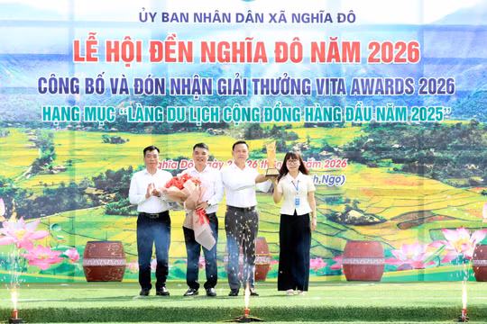 Lào Cai: Nghĩa Đô khai hội, đón nhận giải thưởng “Làng du lịch hàng đầu năm 2025”