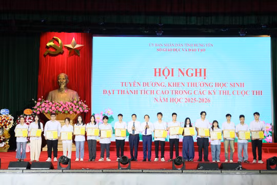 Hưng Yên: Tuyên dương học sinh tiêu biểu xuất sắc, khẳng định chất lượng giáo dục toàn diện và mũi nhọn