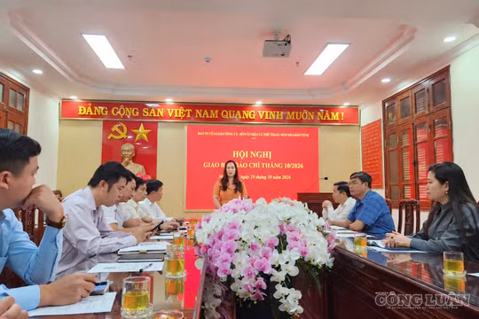 Hơn 800 tin, bài của báo chí Trung ương đưa tin về Ninh Bình trong tháng 10