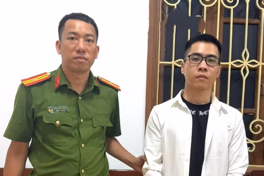Bắt đối tượng truy nã về tội trộm cắp tài sản và tham gia đường dây lừa đảo ở Campuchia