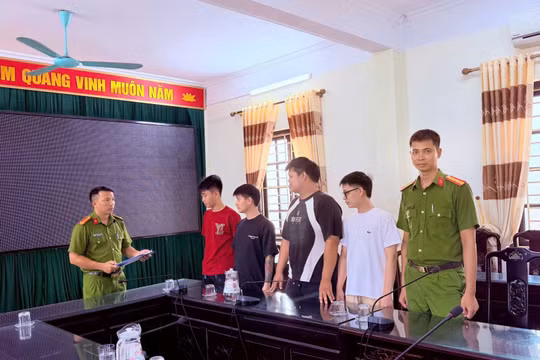 Hưng Yên: Khởi tố nhóm đối tượng thu thập, mua bán trái phép thông tin tài khoản ngân hàng của học sinh