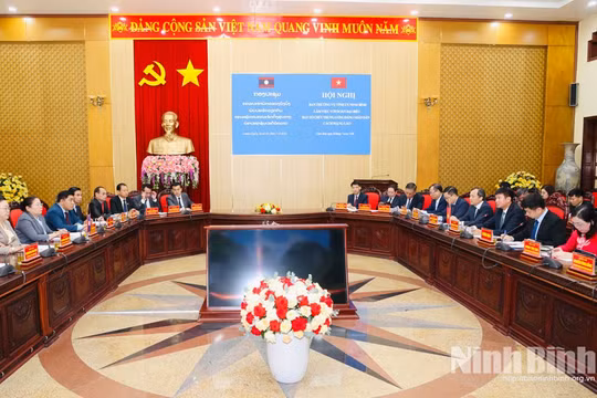 Đoàn đại biểu Ban Tổ chức Trung ương Đảng Nhân dân Cách mạng Lào thăm và làm việc tại Ninh Bình
