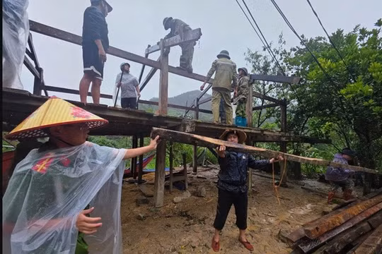 Lào Cai: Khẩn trương rà soát, di dời người dân ra khỏi vùng nguy hiểm do mưa lũ