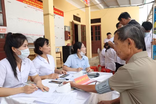 Ninh Bình đẩy nhanh tiến độ khám sức khỏe định kỳ, sàng lọc miễn phí cho người dân
