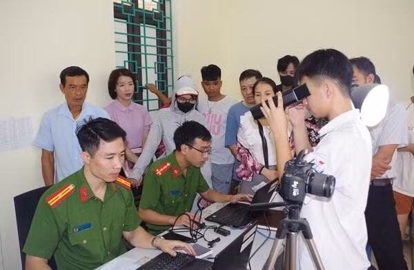 ha nam thu nhan hon 1500 ho so cap the can cuoc trong ngay dau thuc hien luat can cuoc hinh 1