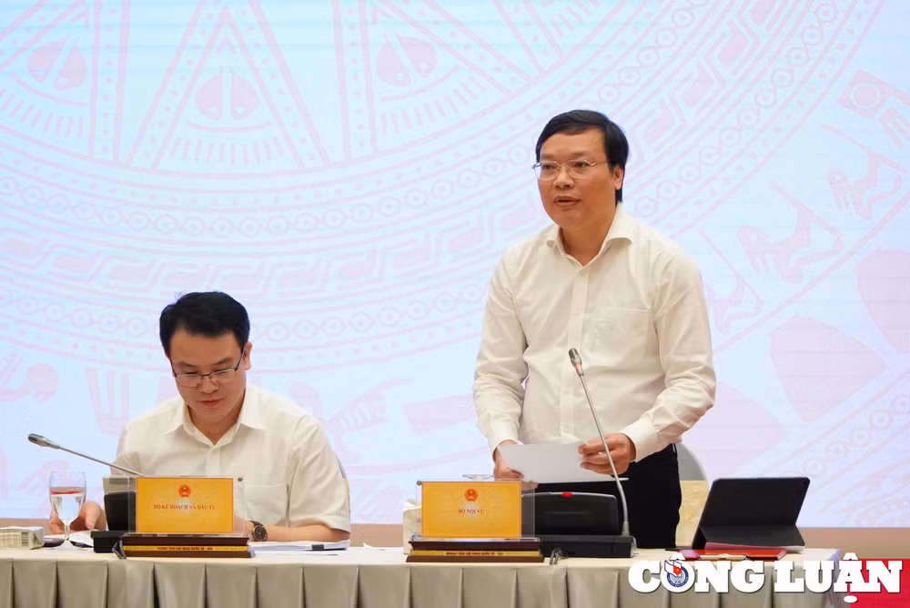 can bo cong chuc se duoc chi tra tien luong phu cap theo quy dinh moi ngay tu 1 7 2024 hinh 1