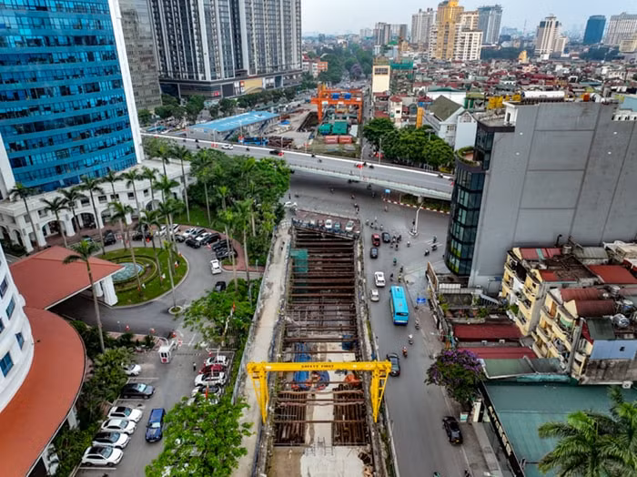 rao chan gam cau vuot nguyen chi thanh phuc vu thi cong doc ha ngam du an nhon ga ha noi hinh 1