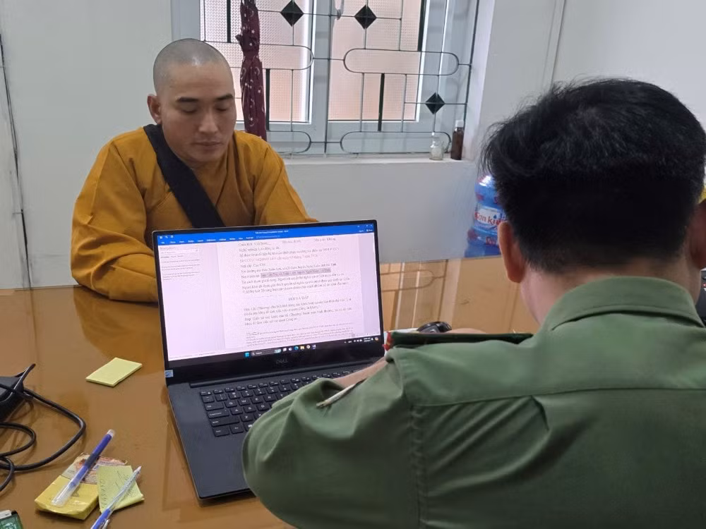 ha tinh pha duong day dua nguoi di uc trai phep duoi vo boc nha tu hanh hinh 3