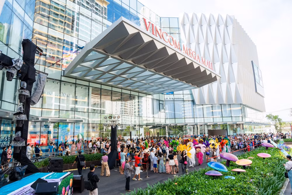 vincom retail lien tiep nhan 2 giai thuong danh gia khang dinh vi the dan dau nganh bds ban le viet nam hinh 3