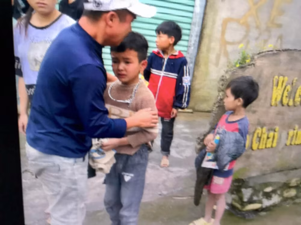 lao cai da tim thay 2 chau be nghi di bat ca suoi sa pa bi mat tich hinh 1