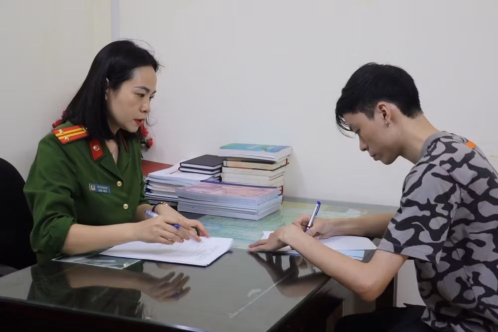 nghe an triet pha 3 co so thu giu hon 10000 san pham thuoc la dien tu hinh 2