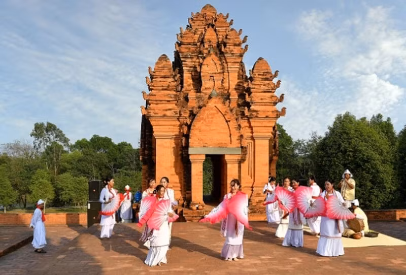 9 tinh tham gia ngay hoi van hoa dan toc cham tai ninh thuan hinh 1