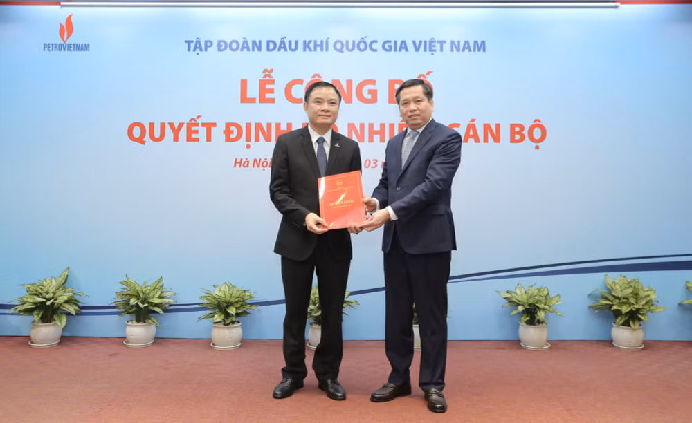 tong giam doc petrovietnam le ngoc son tiep noi nguon luc kien tao tuong lai dua petrovietnam toi dinh cao moi hinh 2