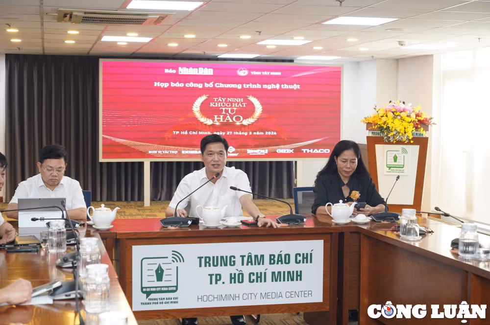 tay ninh to chuc ban phao hoa tam cao tai chuong trinh nghe thuat khuc hat tu hao hinh 1