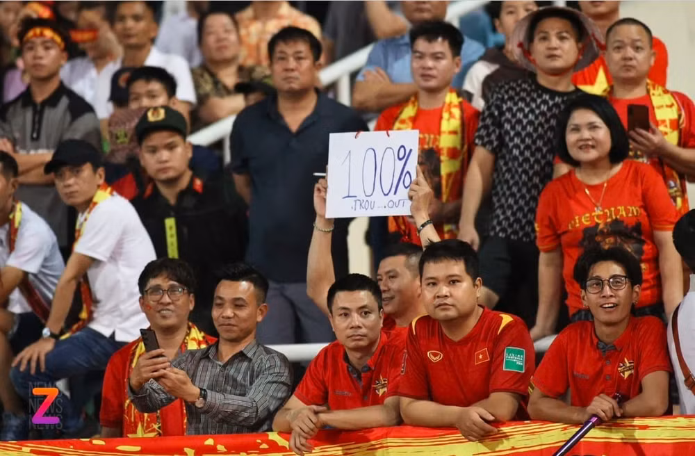 co dong vien xo xat trong tran viet nam indonesia hinh 3