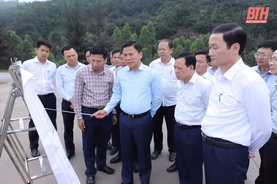 quyet liet trien khai cac du an da duoc quyet nghi thong qua hinh 1