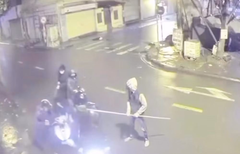 khoi to bi can tam giam 6 thieu nien ve hanh vi cuop tai san trong dem o ha noi hinh 1