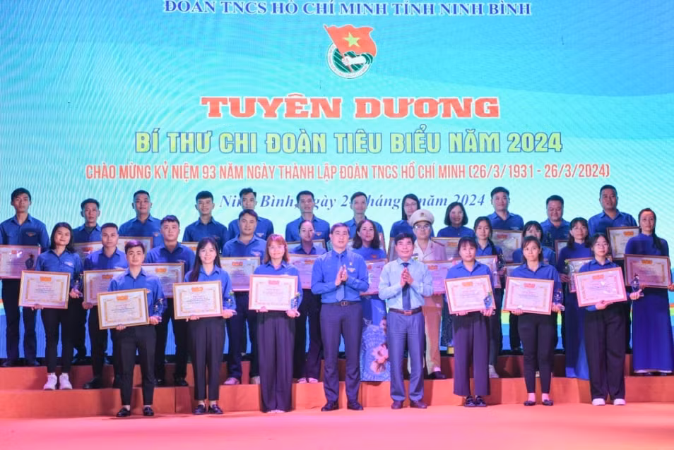 ninh binh tuyen duong 93 bi thu chi doan tieu bieu nam 2024 hinh 2