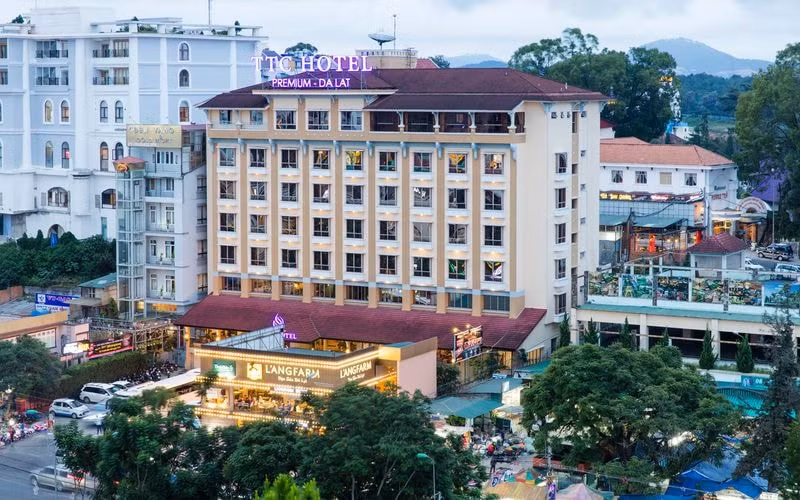 nhieu khach san biet thu thuoc khu dat vang cua da lat se duoc dua ra dau gia hinh 1