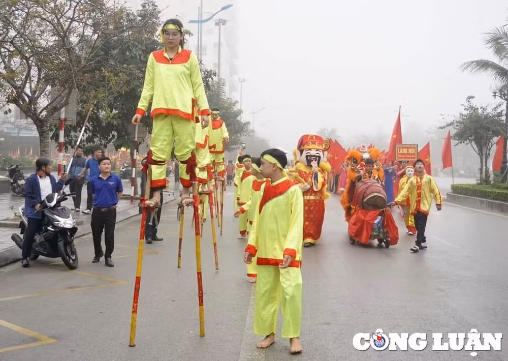 doc dao le hoi cau phuc den doc cuoc sam son nam 2024 hinh 7