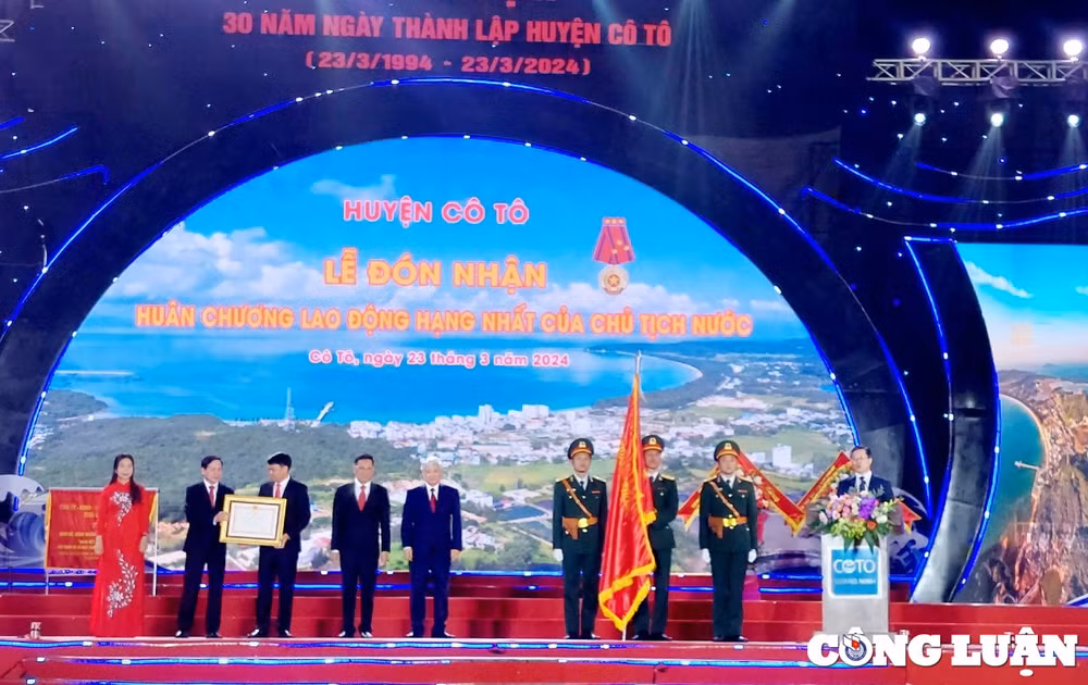 quang ninh ruc ro huyen dao co to trong le ky niem 30 nam ngay thanh lap huyen hinh 10