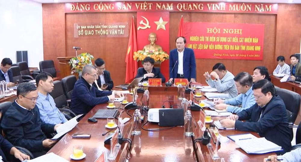 quang ninh de xuat mo rong thi diem dung cat bien lam nen duong giao thong hinh 2
