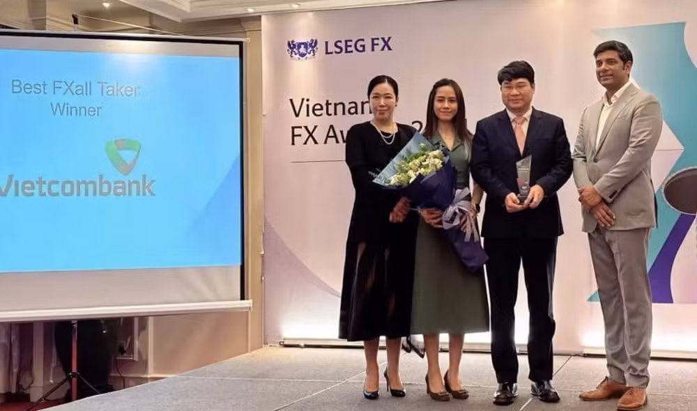 vietcombank nhan danh hieu best fxall taker tai le trao giai thuong lseg vietnam fx awards nam 2024 hinh 1