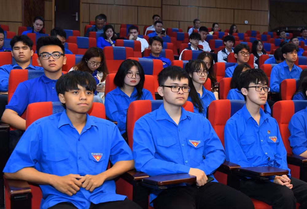hai duong ky niem 120 nam ngay sinh pho chu tich nuoc nguyen luong bang hinh 3