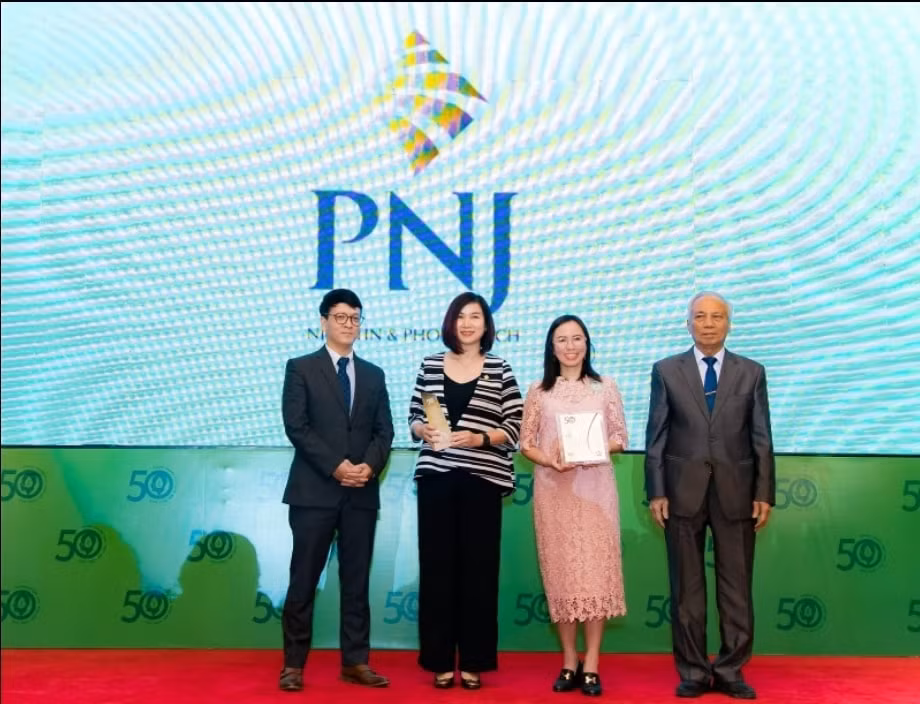 pnj dung dau top 50 doanh nghiep ben vung cua nam 2023 hinh 1