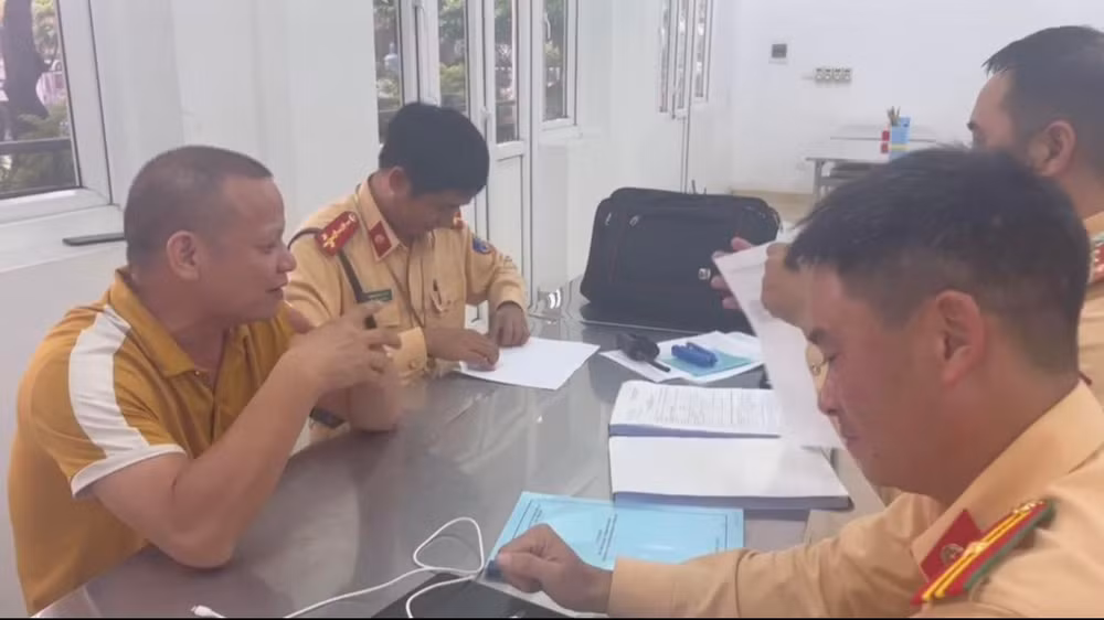 vi pham gap doi muc kich khung tai xe bien minh ngai tu choi hinh 1