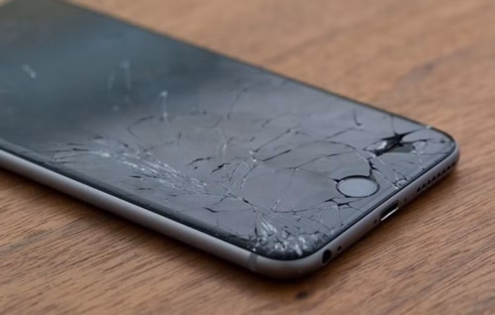 nguyen nhan va cach khac phuc man hinh dien thoai bi den nhung van co tieng tren iphone hinh 1