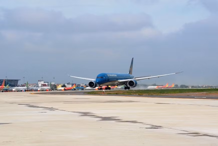 lien tiep phat hien cac truong hop may bay can dinh me canh quat hinh 1