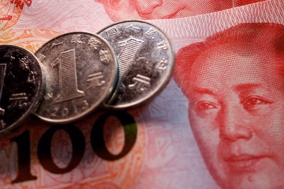 tai sao nhieu nguoi trung quoc do xo mua usd bao hiem hong kong hinh 1