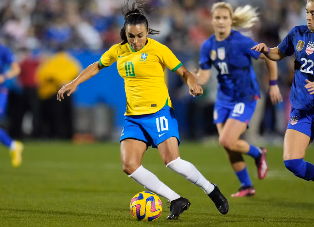 huyen thoai bong da nu brazil xac nhan da ky world cup cuoi cung hinh 1