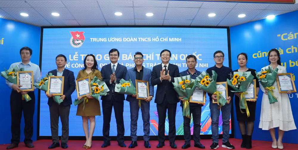 giai bao chi toan quoc ve cong tac doan nhan tac pham tu ngay 1 7 31 8 2023 hinh 1