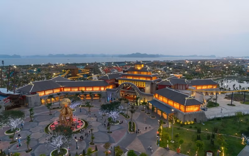du lich quang ninh but pha hinh 2
