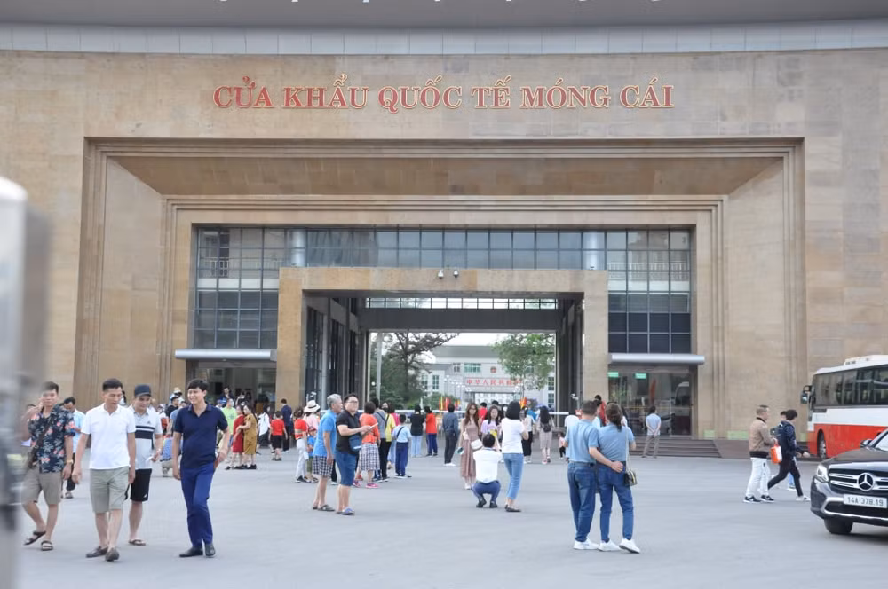 du lich quang ninh but pha hinh 3