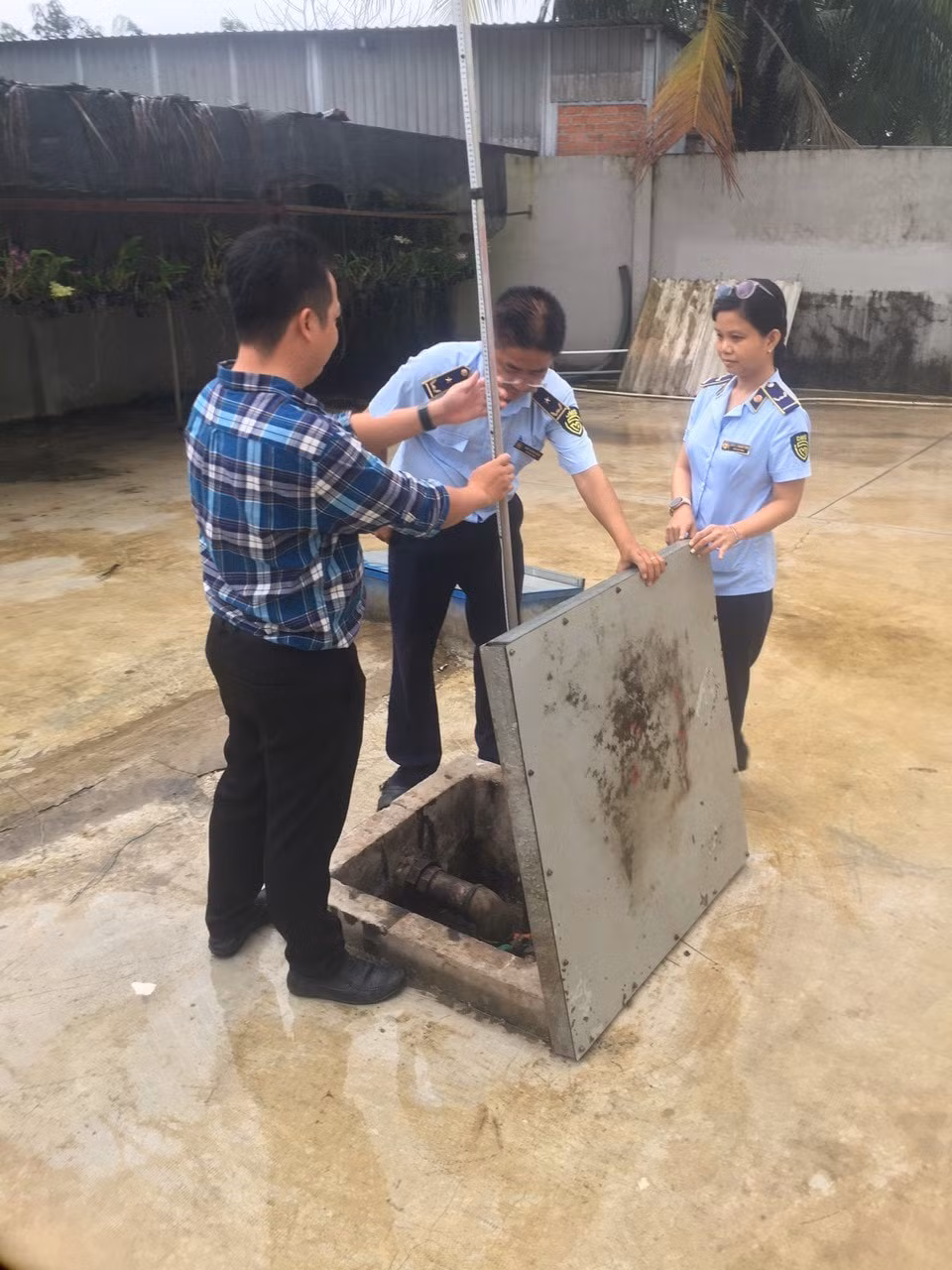 can tho phat hien 1 doanh nghiep dang ban hon 2600 lit xang khong dat chat luong hinh 2