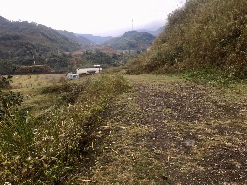 lao cai thi hanh ky luat 3 dang uy lien quan toi khai thac tieu thu quang a pa tit trai phep hinh 1
