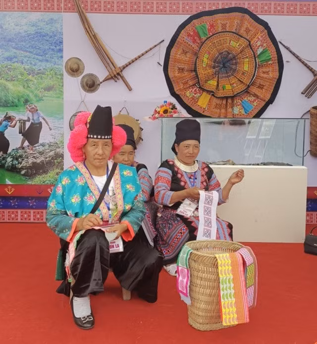 trai nghiem sac mau tho cam tai lang van hoa du lich cac dan toc viet nam hinh 3