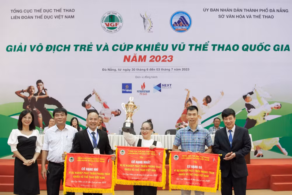 khai mac giai vo dich tre va cup khieu vu the thao quoc gia nam 2023 hinh 1