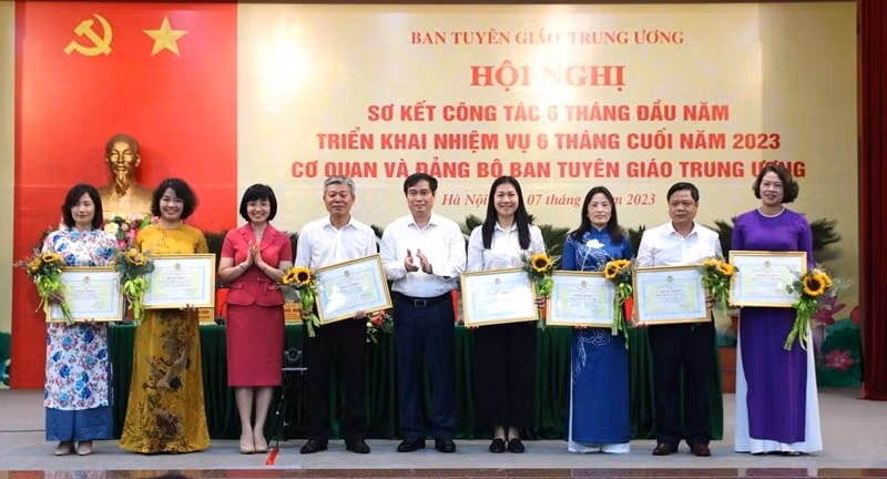 tang cuong chi dao dinh huong cong tac bao ve nen tang tu tuong hinh 3