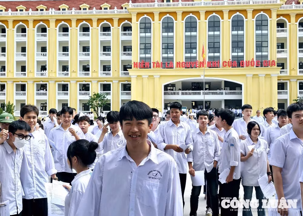 anh-7-diem-thi-truong-tran-phu-mong-.jpg